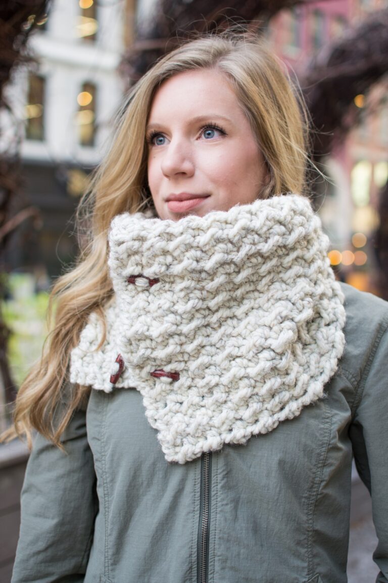 The Signature Cowl Crochet Pattern - Woods and Wool